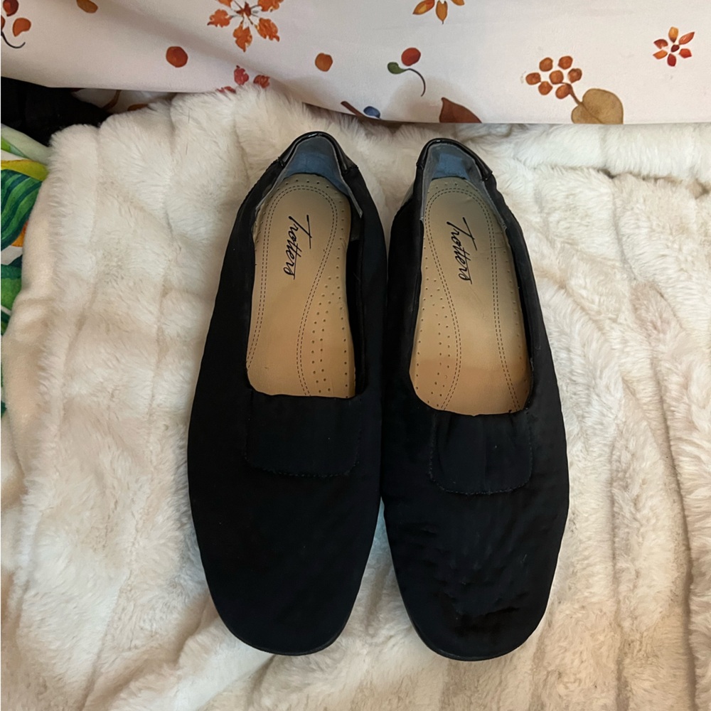 Trotters 9.5M Women’s Black Jake Slip On Business Casual Minimal Workwear Flats
